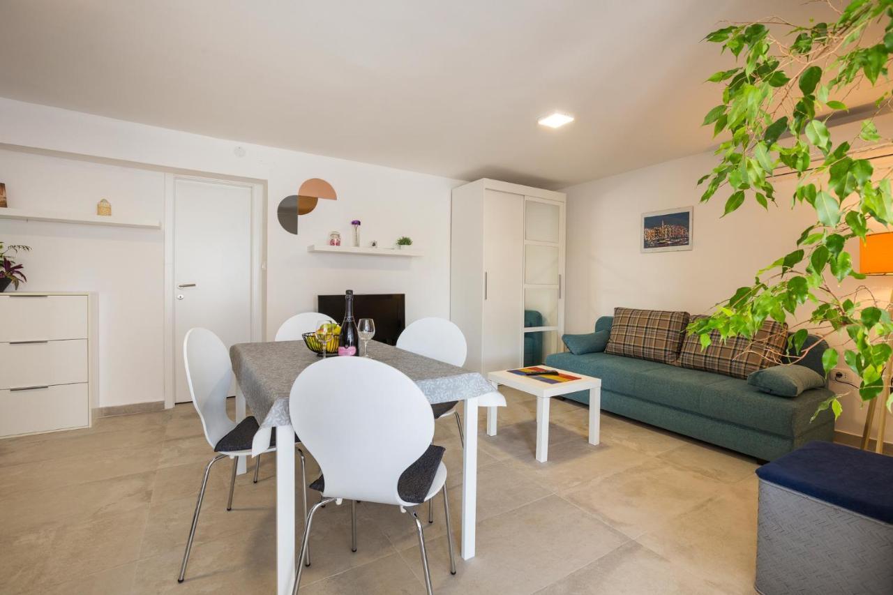 אומאג Apartaments Punta Relax מראה חיצוני תמונה